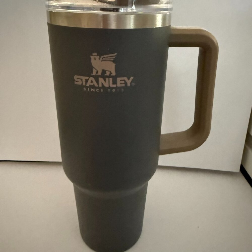 STANLEY - 40 oz Tumbler - Charcoal